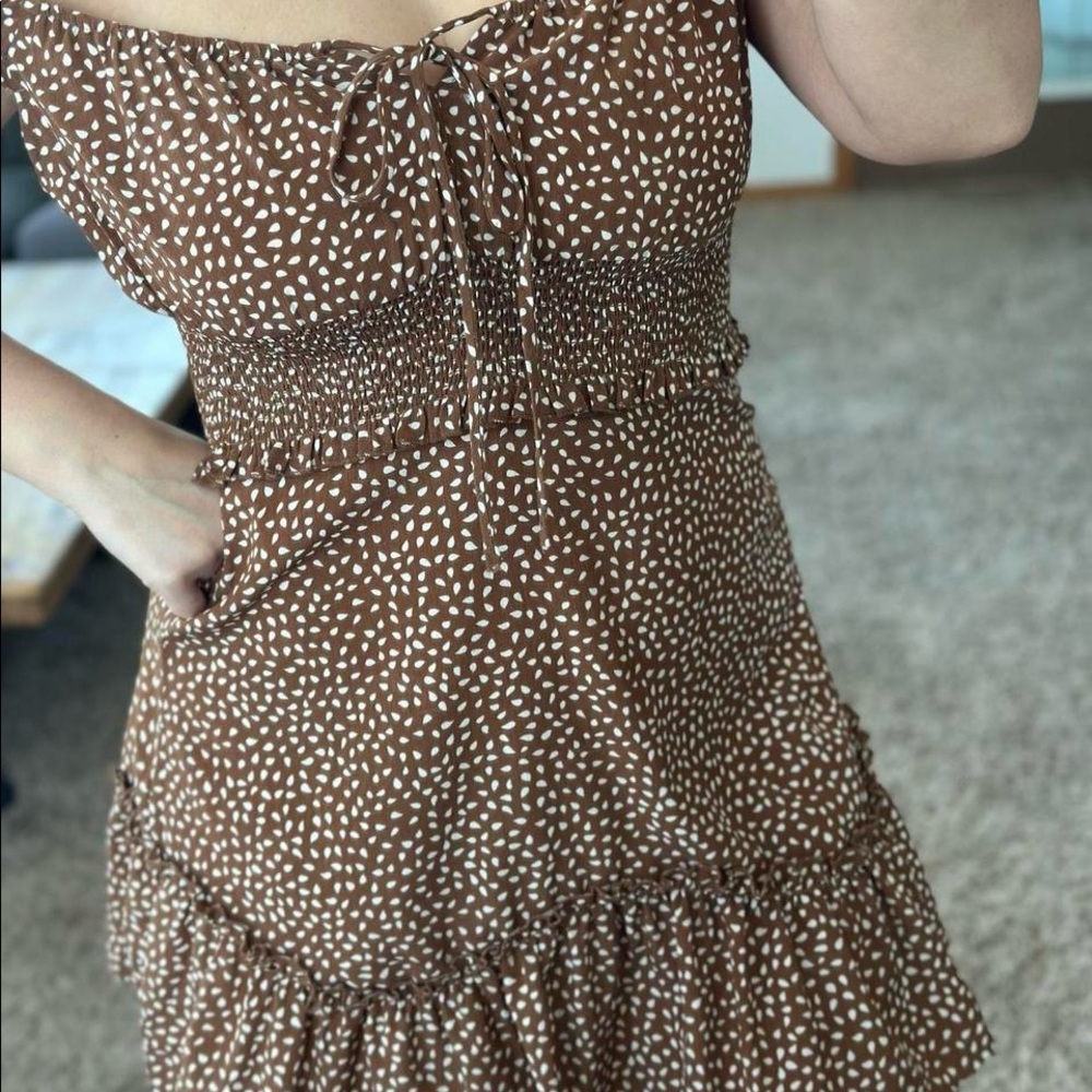 Brown and white floral mini dress with a boho vibe #minidress